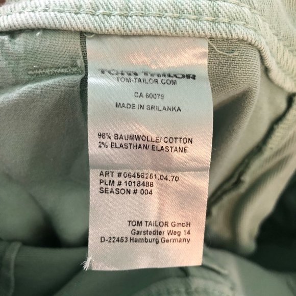 Women's Cropped Green Jeans - Picture 7 of 7